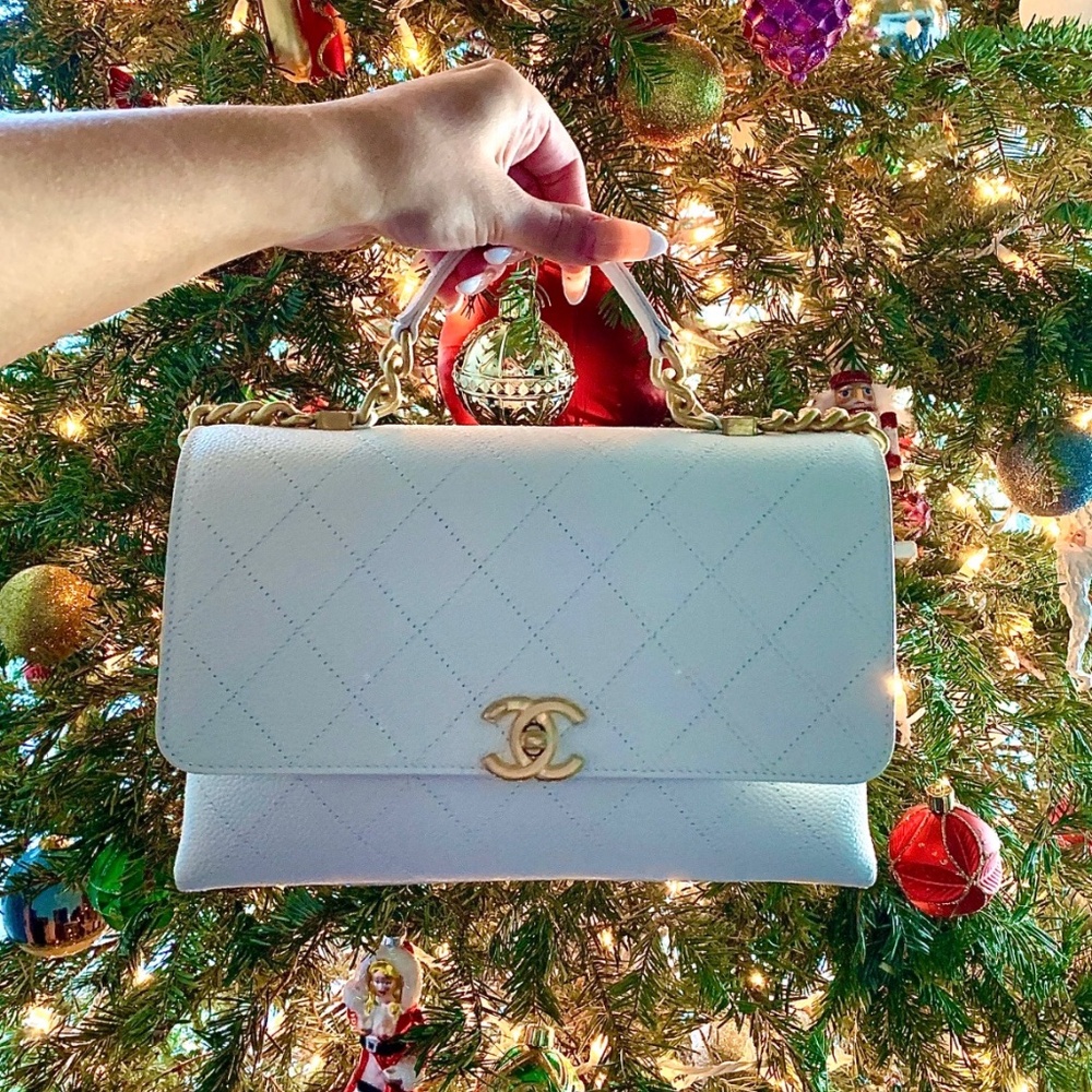 Holiday Gift! CHANEL Affinity Bag With Handle White Gold Hardware Medium NWT